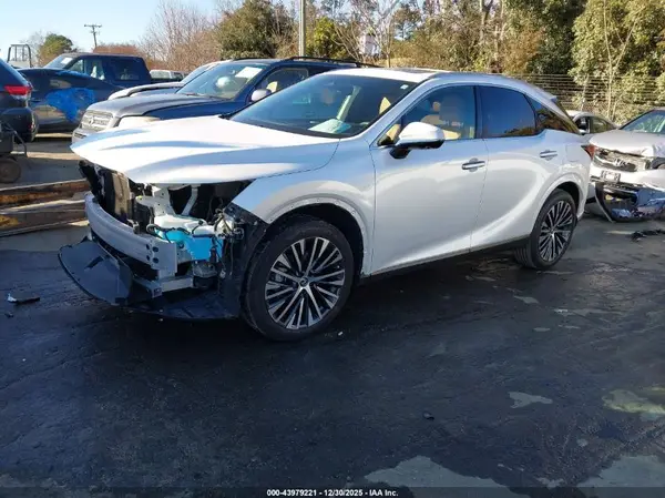2T2BAMBA9SC055005 2025 LEXUS RX - Image 2