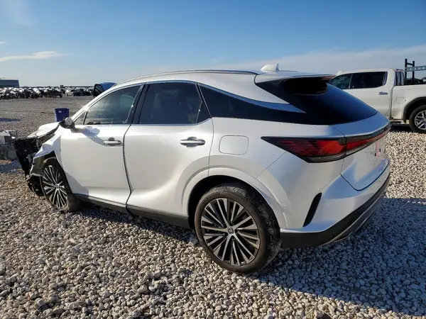 2T2BAMBA9SC062715 2025 LEXUS RX - Image 2