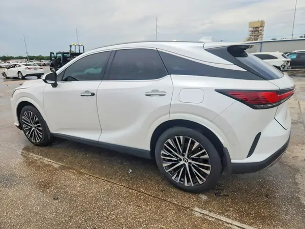 2T2BAMCA0PC015076 2023 LEXUS RX - Image 2