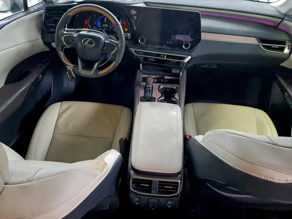 2T2BAMCA0RC077029 2024 LEXUS RX - Image 8