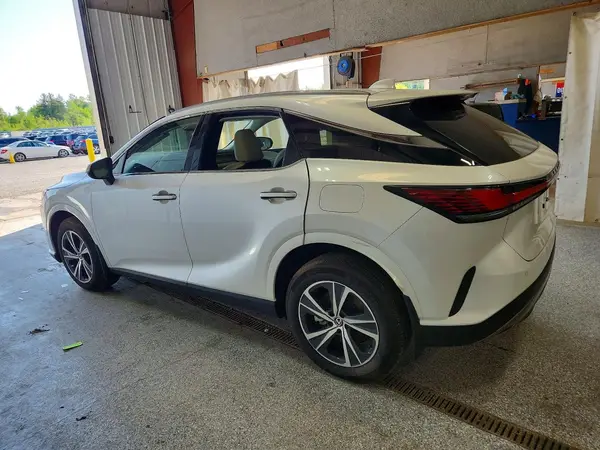 2T2BAMCA0RC086250 2024 LEXUS RX - Image 2