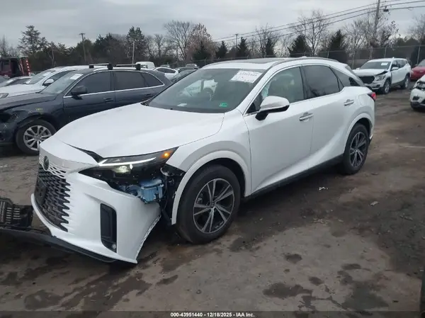 2T2BAMCA0SC098775 2025 LEXUS RX - Image 2