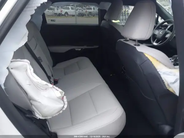 2T2BAMCA0SC098775 2025 LEXUS RX - Image 8