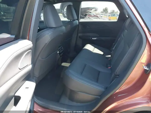 2T2BAMCA1SC100615 2025 LEXUS RX - Image 8