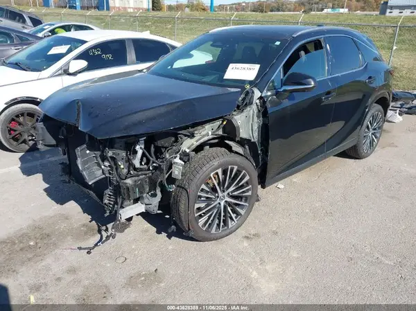 2T2BAMCA2SC093741 2025 LEXUS RX - Image 2
