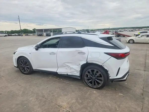 2T2BAMCA2SC123806 2025 LEXUS RX - Image 2