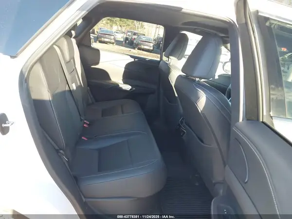 2T2BAMCA4PC003318 2023 LEXUS RX - Image 8