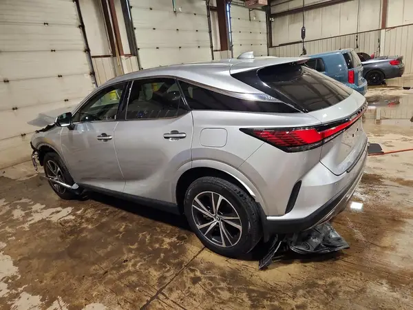 2T2BAMCA5PC010875 2023 LEXUS RX - Image 2