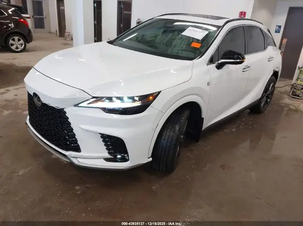 2T2BAMCA5RC068875 2024 LEXUS RX - Image 2