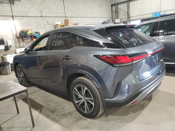 2T2BAMCA5SC102397 2025 LEXUS RX - Image 2