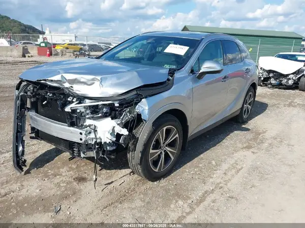 2T2BAMCA5SC118261 2025 LEXUS RX - Image 2