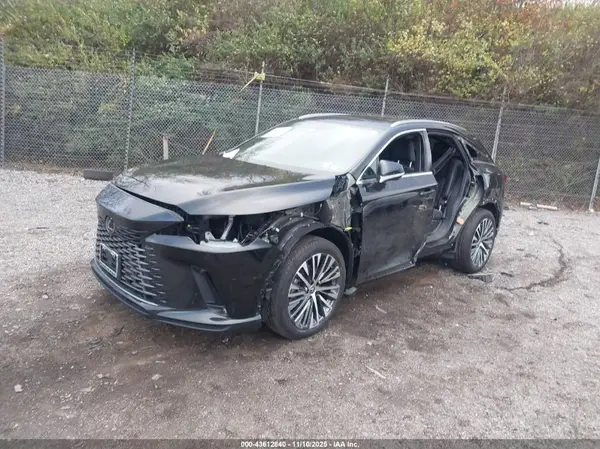 2T2BAMCA6PC031704 2023 LEXUS RX - Image 2