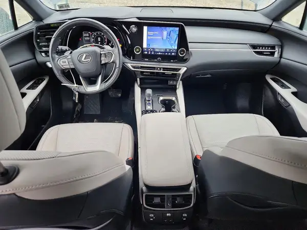 2T2BAMCA6RC045010 2024 LEXUS RX - Image 8