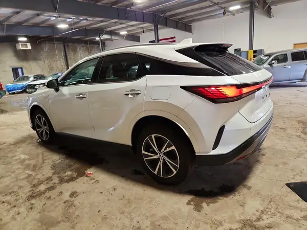 2T2BAMCA6RC055472 2024 LEXUS RX - Image 2