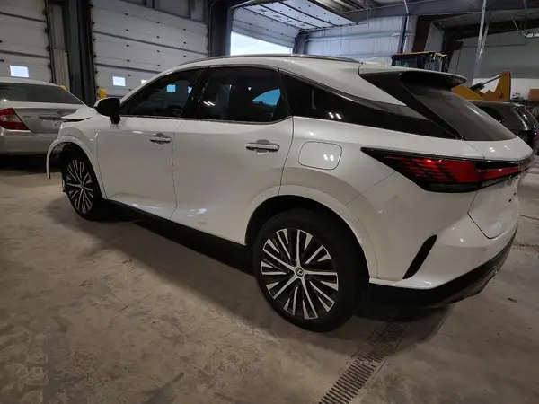 2T2BAMCA7PC013549 2023 LEXUS RX - Image 2