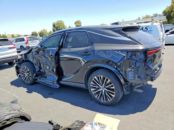 2T2BAMCA7PC034742 2023 LEXUS RX - Image 2