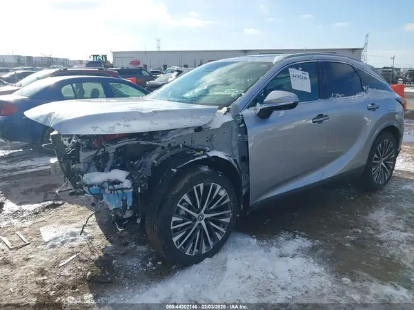 2T2BAMCA7SC117144 2025 LEXUS RX - Image 2