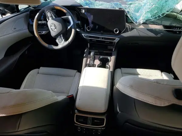 2T2BAMCA7SC121047 2025 LEXUS RX - Image 8