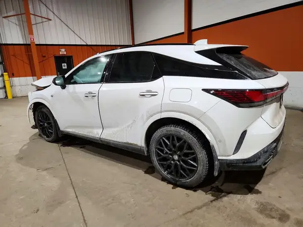 2T2BAMCA8SC104175 2025 LEXUS RX - Image 2