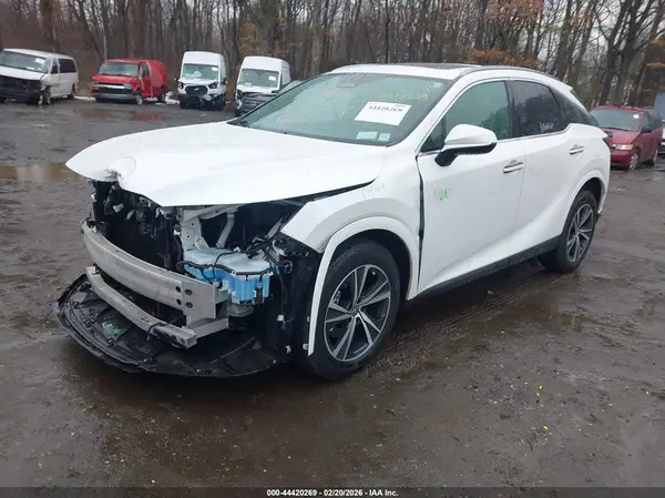 2T2BAMCA8SC104872 2025 LEXUS RX - Image 2