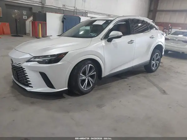 2T2BAMCA8SC104984 2025 LEXUS RX - Image 2