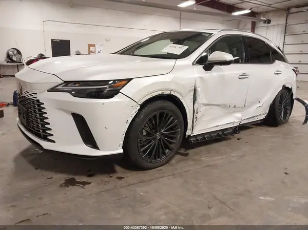 2T2BAMCA8SC112387 2025 LEXUS RX - Image 2