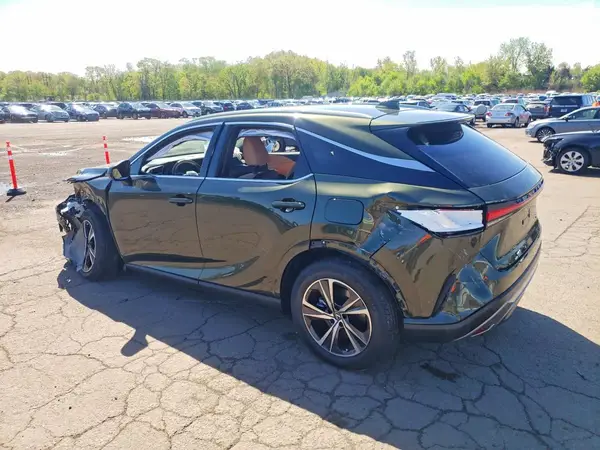 2T2BAMCA8SC123938 2025 LEXUS RX - Image 2