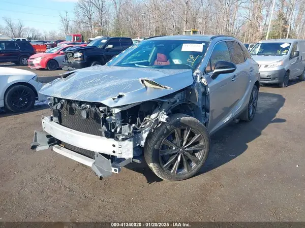 2T2BAMCA9PC033141 2023 LEXUS RX - Image 2