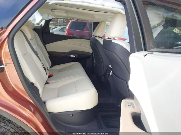 2T2BAMCA9RC078826 2024 LEXUS RX - Image 8