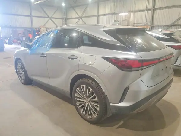 2T2BAMCA9RC083960 2024 LEXUS RX - Image 2