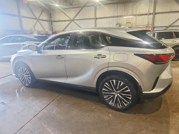 2T2BAMCA9RC083962 2024 LEXUS RX - Image 2