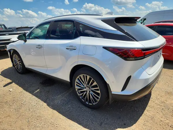2T2BAMCA9SC109417 2025 LEXUS RX - Image 2