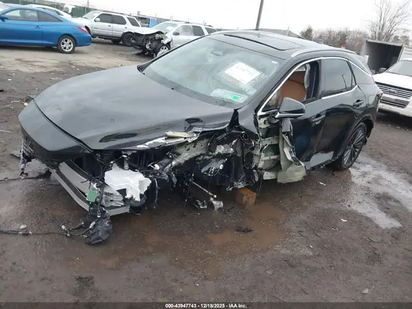 2T2BAMCA9SC120191 2025 LEXUS RX - Image 2