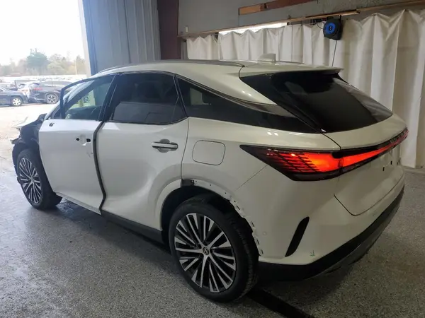 2T2BAMCAXSC112357 2025 LEXUS RX - Image 2