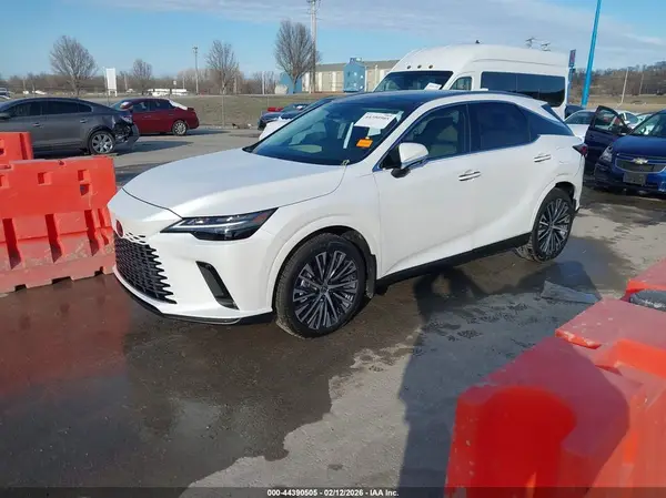 2T2BAMCAXSC121172 2025 LEXUS RX - Image 2