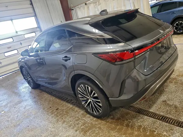 2T2BAMCAXSC123990 2025 LEXUS RX - Image 2