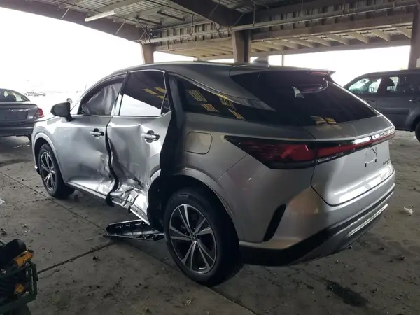 2T2BBMCA0PC002244 2023 LEXUS RX - Image 2
