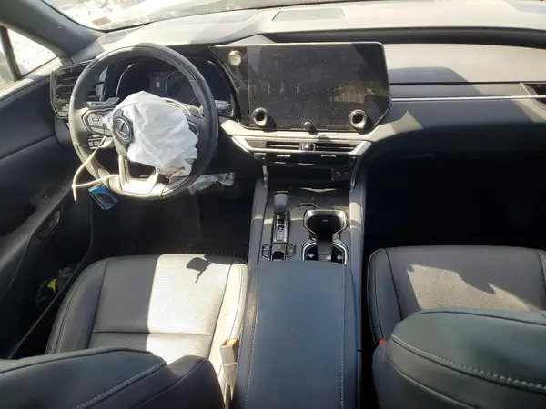 2T2BBMCA0PC021716 2023 LEXUS RX - Image 8