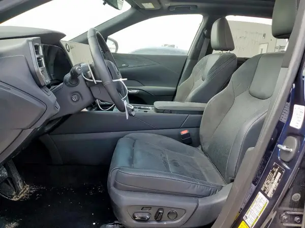 2024 LEXUS RX auction photo 7