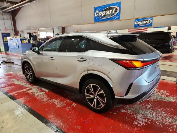 2T2BBMCA0RC04619X 2024 LEXUS RX - Image 2