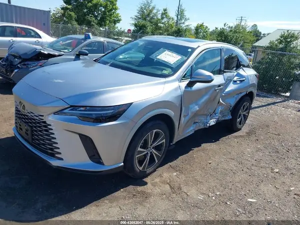 2T2BBMCA0RC061975 2024 LEXUS RX - Image 2