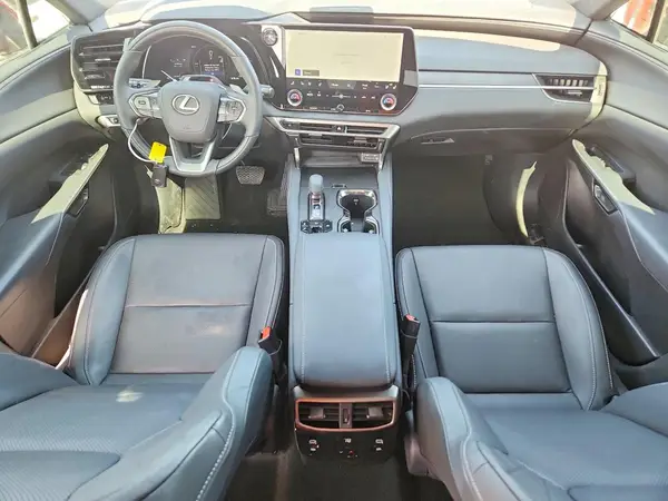 2T2BBMCA0SC101946 2025 LEXUS RX - Image 8
