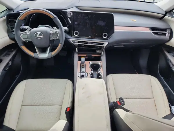 2T2BBMCA0TC111457 2026 LEXUS RX - Image 8