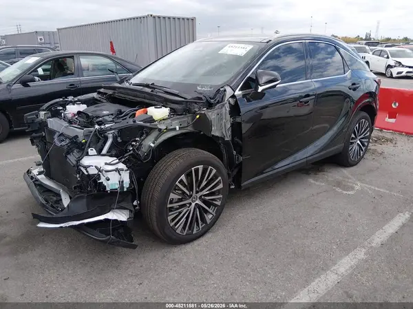 2T2BBMCA0TC128324 2026 LEXUS RX - Image 2