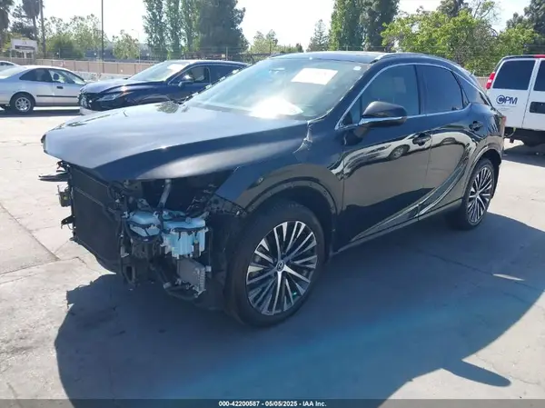 2T2BBMCA1PC005914 2023 LEXUS RX - Image 2