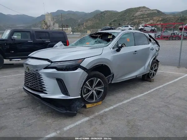 2T2BBMCA1PC011986 2023 LEXUS RX - Image 2