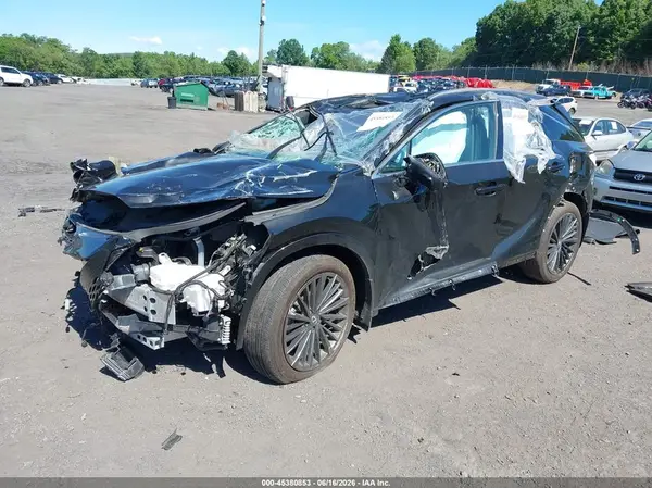 2T2BBMCA1RC058261 2024 LEXUS RX - Image 2