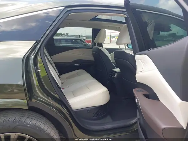 2T2BBMCA1SC074885 2025 LEXUS RX - Image 8