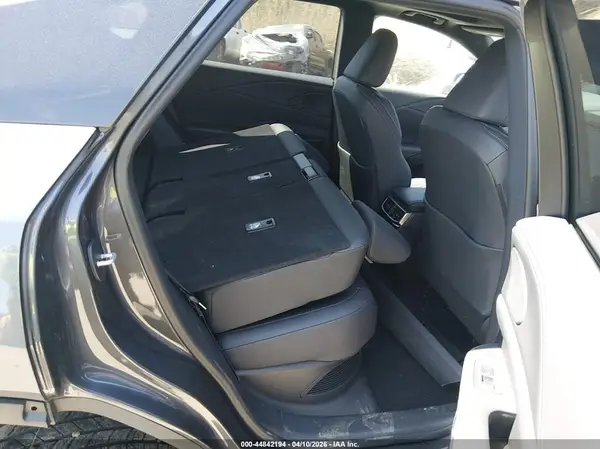 2T2BBMCA1SC078404 2025 LEXUS RX - Image 8