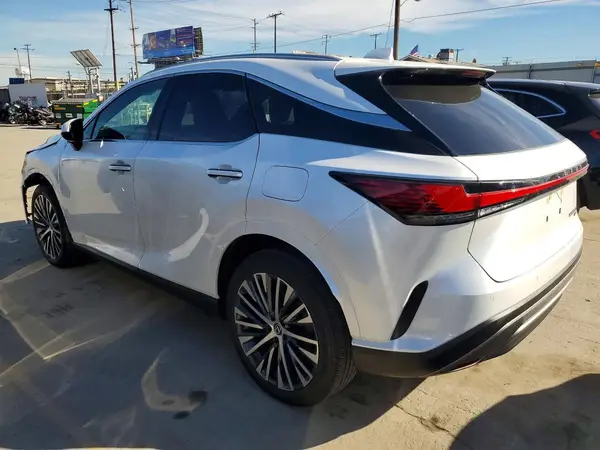 2T2BBMCA2PC008188 2023 LEXUS RX - Image 2